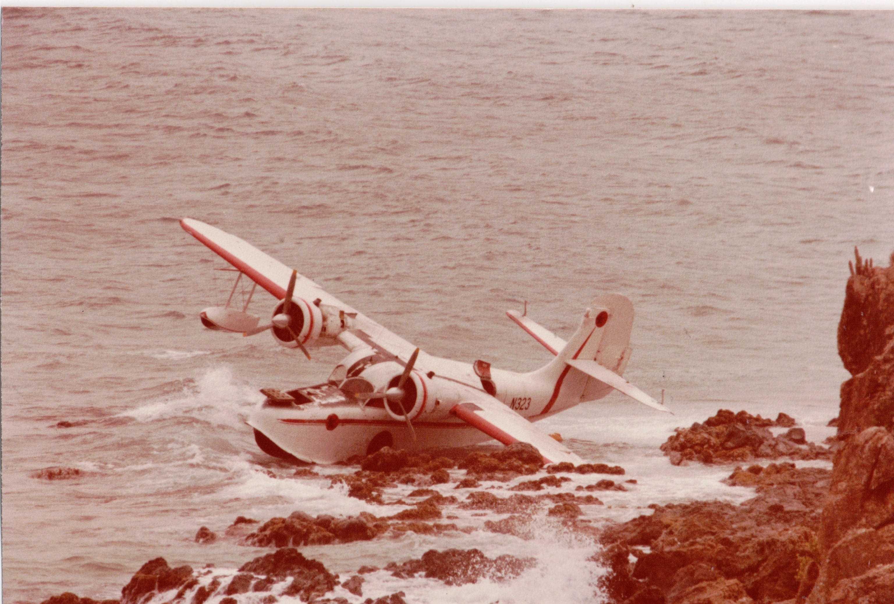 All Passengers Survive After Seaplane Goes Down! 1978 🌺 Virgin